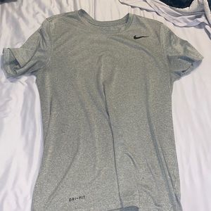 Men’s small gray dri fit Nike tee shirt